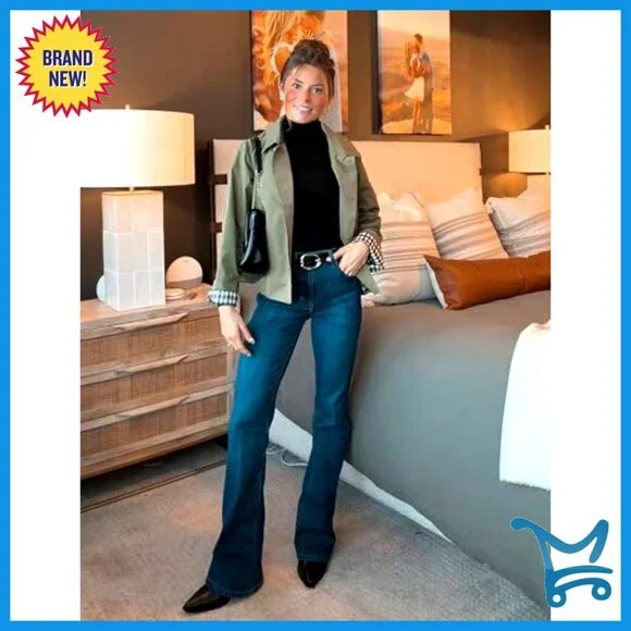 Lightweight Short Trench Jacket with Plaid Lining and Pockets - Picture 5 of 7